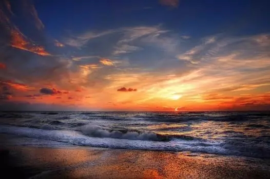 拉弗托海滩(Larvotto Beach)